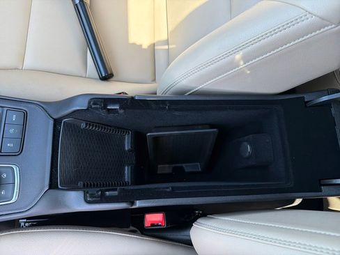 Used 2024 Cadillac XT4 Luxury image 39