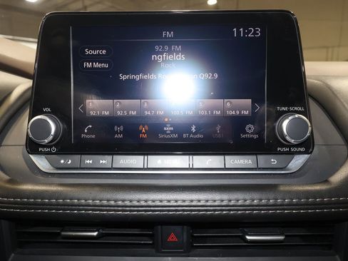 Used 2023 Nissan Rogue SV image 12