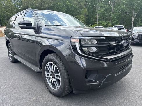 New 2025 Ford Expedition Active RWD image 2
