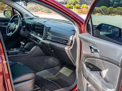 Used 2023 Kia Sportage SX image 10