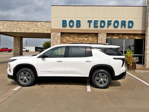 New 2026 Chevrolet Traverse LT w/ Driver Confidence Package image 2