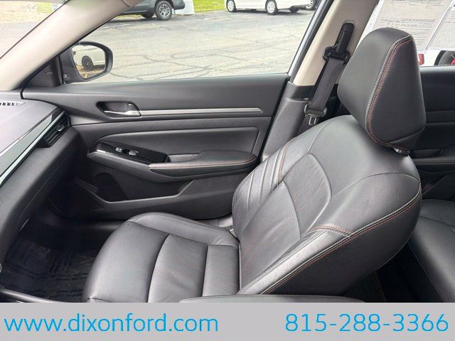 Used 2024 Nissan Altima 2.5 SR w/ SR Premium Package FWD image 23