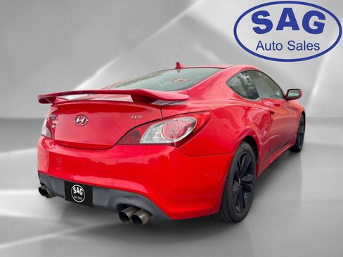 Used 2012 Hyundai Genesis 2.0T RWD image 3