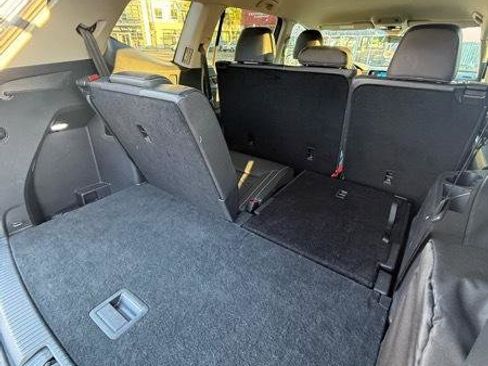 Used 2025 Volkswagen Atlas SE image 11