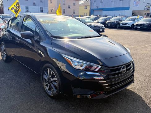 Used 2024 Nissan Versa S w/ S Plus Package image 2