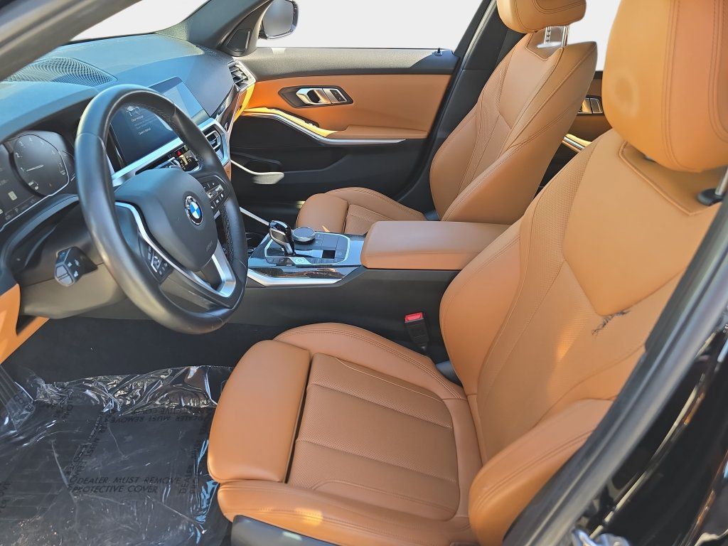 Used 2022 BMW 330i Sedan w/ Driving Assistance Package RWD image 17