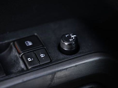 Used 2019 Toyota Tacoma TRD Sport image 20