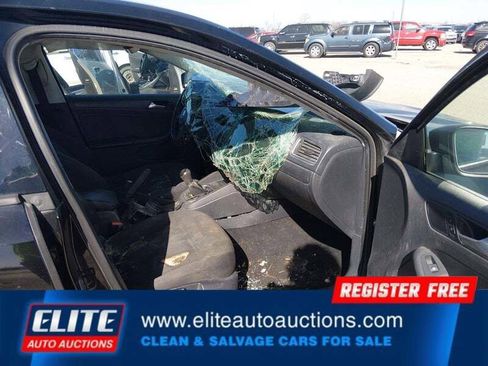 Used 2014 Volkswagen Jetta S image 9