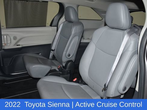 Used 2022 Toyota Sienna XLE w/ XLE Plus Package FWD image 26