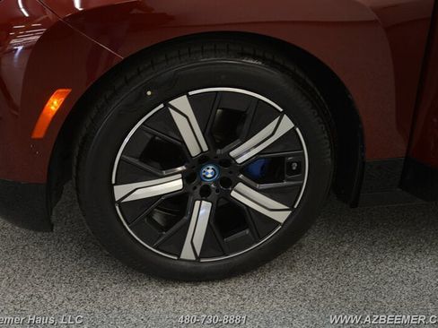 Used 2023 BMW iX xDrive50 w/ Premium Package AWD/4WD image 44