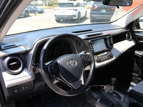Used 2017 Toyota RAV4 XLE w/ Carpet Mat Package FWD image 29