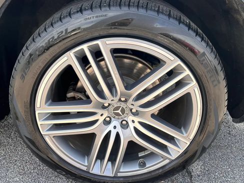 Used 2020 Mercedes-Benz GLS 450 4MATIC image 11