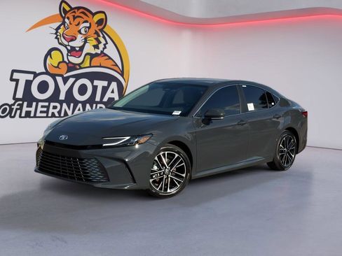 Used 2026 Toyota Camry XLE FWD image 1