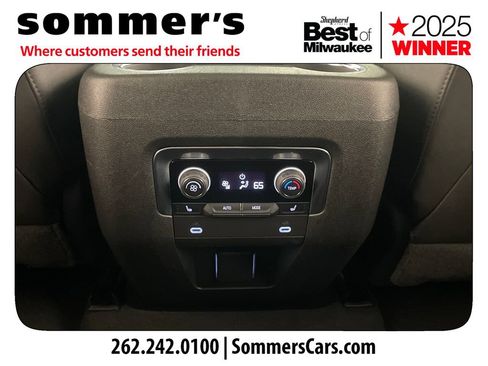 Used 2023 Chevrolet Suburban Z71 w/ Luxury Package AWD/4WD image 24