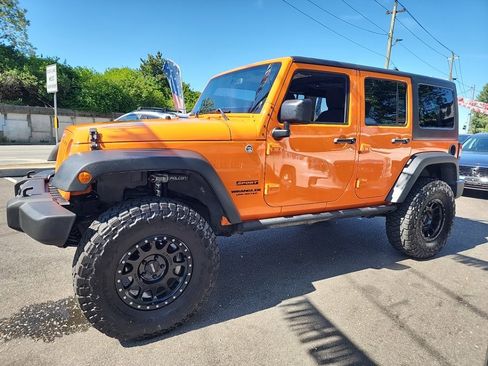 Used 2013 Jeep Wrangler Unlimited Sport AWD/4WD image 13