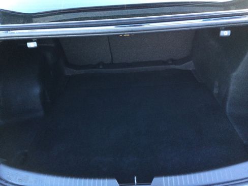 Used 2018 Chevrolet Malibu LT image 9