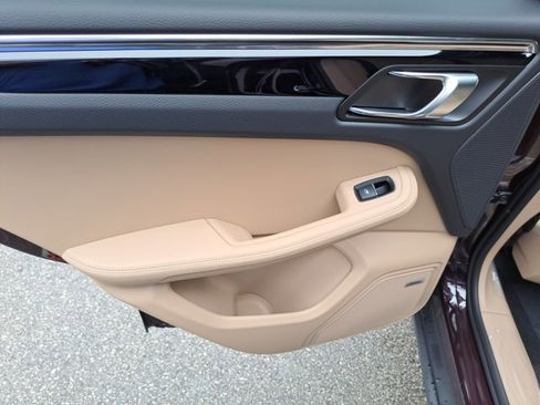 New 2026 Porsche Macan image 21