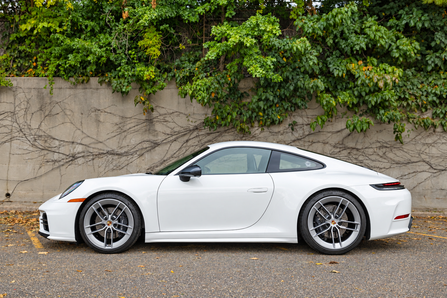 Used 2025 Porsche 911 Carrera RWD image 48