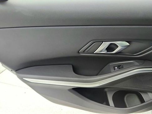 Used 2025 BMW 330i xDrive Sedan image 32