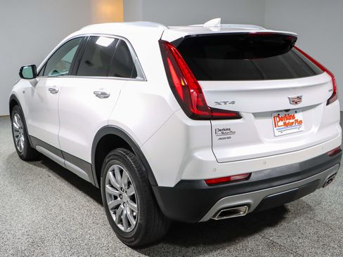 Used 2023 Cadillac XT4 Premium Luxury image 9