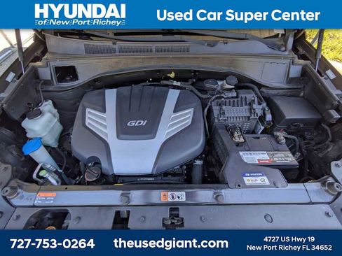 Used 2017 Hyundai Santa Fe SE FWD image 13