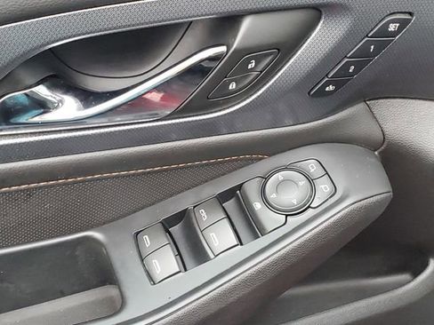 Used 2018 Chevrolet Traverse Premier w/ Driver Confidence II Package image 24