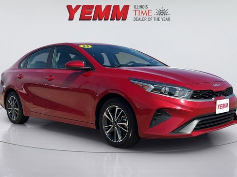 Used 2023 Kia Forte LXS image 1