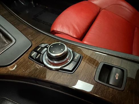 Used 2013 BMW 328i Convertible w/ M Sport Pkg image 22