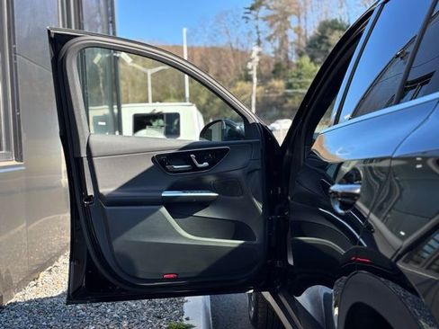 Used 2026 Mercedes-Benz GLC 300 4MATIC image 18