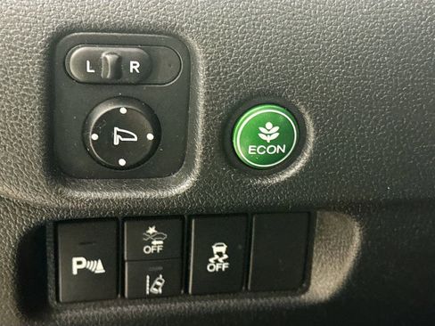 Used 2021 Honda Pilot Touring image 10