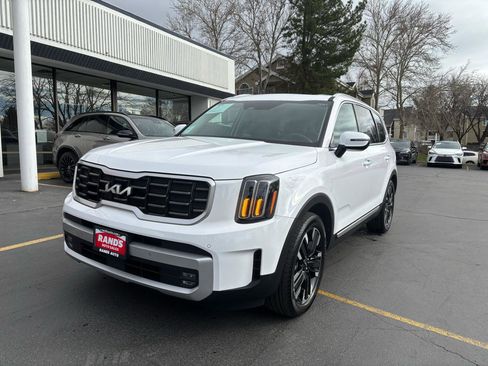 Used 2024 Kia Telluride SX Prestige w/ Towing Package image 17
