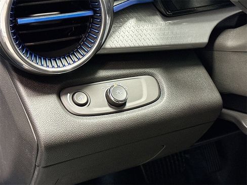 New 2026 Chevrolet Trax LT image 11