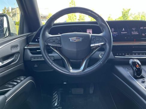 Used 2022 Cadillac Escalade Premium Luxury AWD/4WD image 14