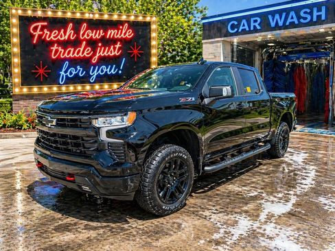 Used 2024 Chevrolet Silverado 1500 LT Trail Boss w/ LT Trail Boss Premium Package AWD/4WD image 1