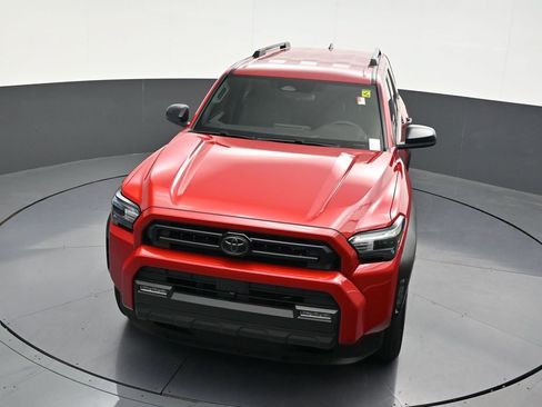 Used 2025 Toyota 4Runner SR5 AWD/4WD image 27