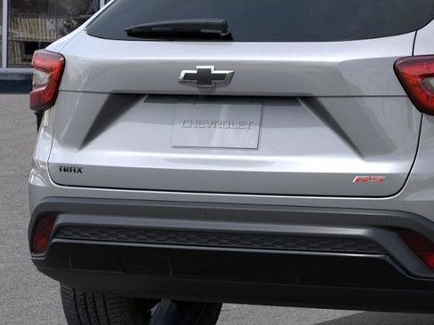 New 2026 Chevrolet Trax RS w/ Sunroof Package image 35
