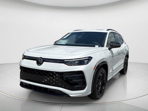 New 2026 Volkswagen Tiguan SE R-Line FWD image 1