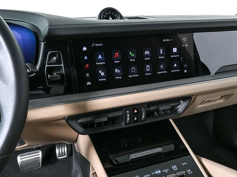 Certified 2025 Porsche Cayenne S image 18