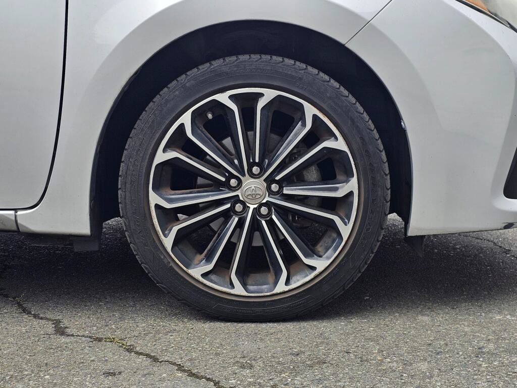 Used 2015 Toyota Corolla S FWD image 9