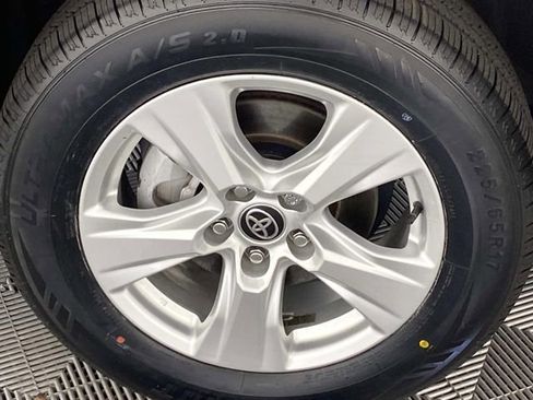 Used 2021 Toyota RAV4 XLE w/ Convenience Package AWD/4WD image 27