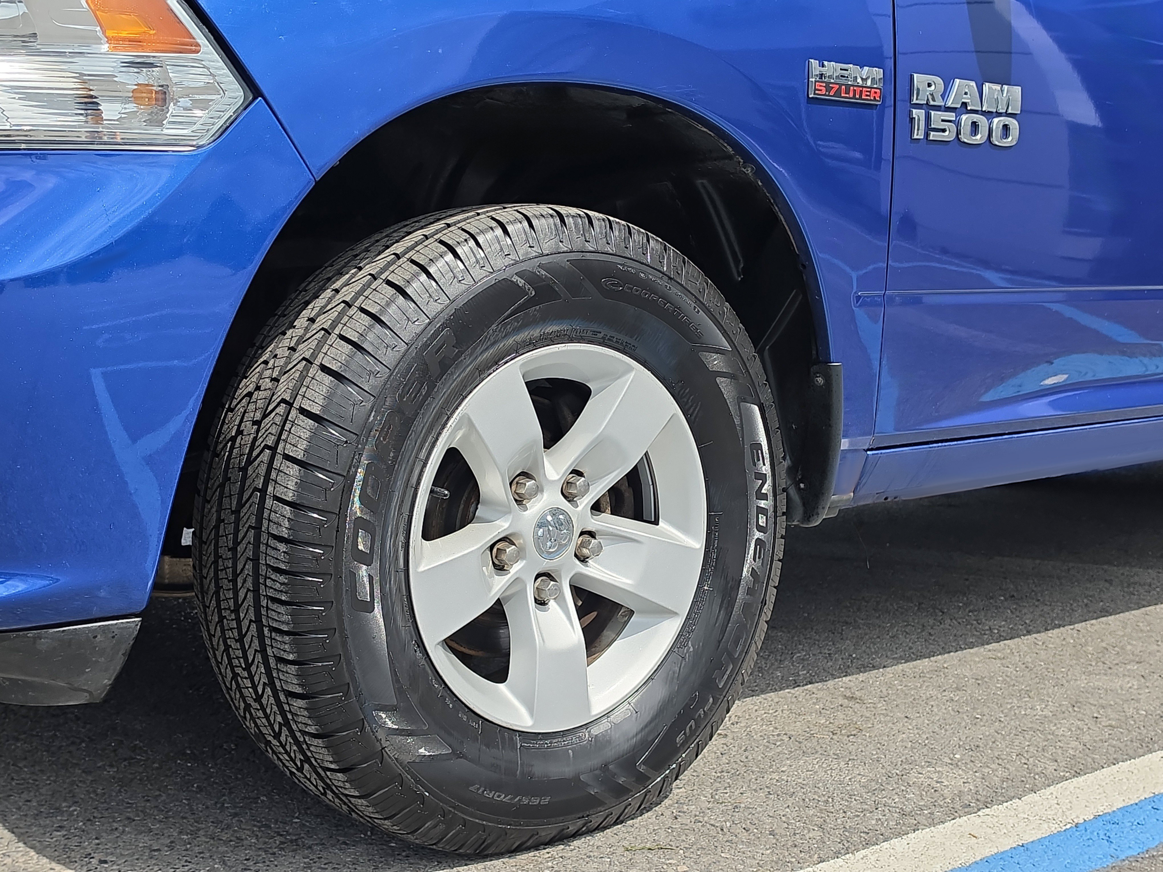 Used 2016 RAM 1500 Express AWD/4WD image 11