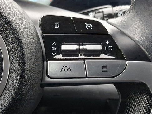 Used 2023 Hyundai Elantra SEL w/ Convenience Package image 22