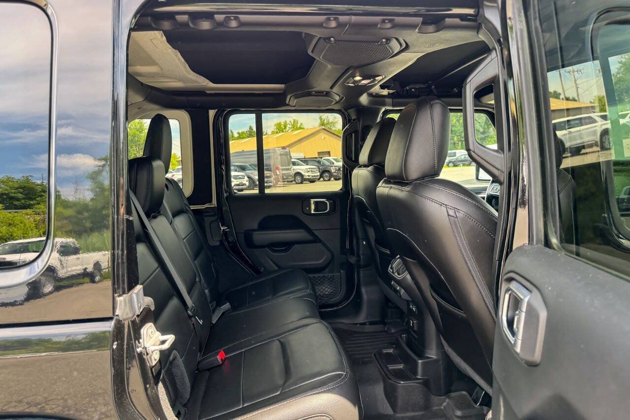 Used 2021 Jeep Wrangler Unlimited Sahara AWD/4WD image 15