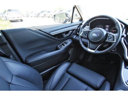 Used 2025 Subaru Outback Limited image 8