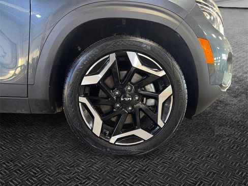 Certified 2024 Kia Seltos SX w/ SX Sunroof Package image 11