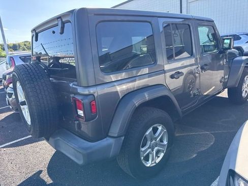 Used 2019 Jeep Wrangler Unlimited Sport S AWD/4WD image 3