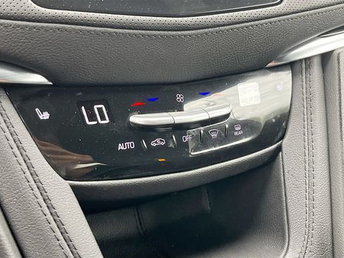 Used 2025 Cadillac XT6 Luxury FWD image 15