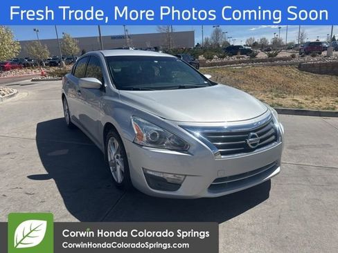 Used 2013 Nissan Altima 2.5 SV image 1
