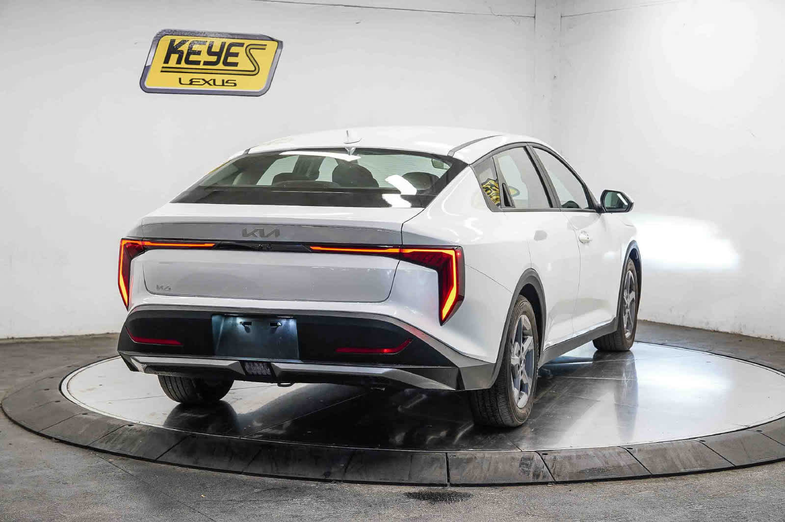 Used 2026 Kia K4 FWD image 4