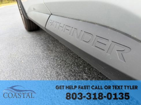 Used 2025 Nissan Pathfinder SV image 5